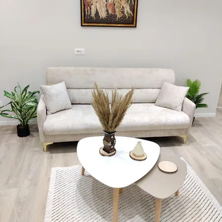 Apartment New Bazaar Retreat Tirana